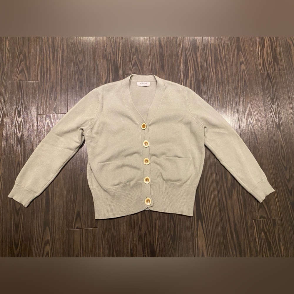 4 for 20โฃ๏ธ Light Green Button-Up Cardigan